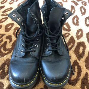 Black Doc Martens SIZE 6